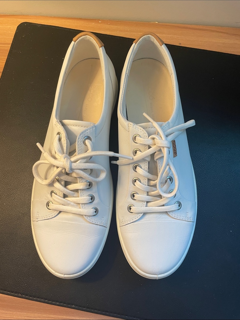 Ecco Soft 7 Shoes - Picture 3 of 9